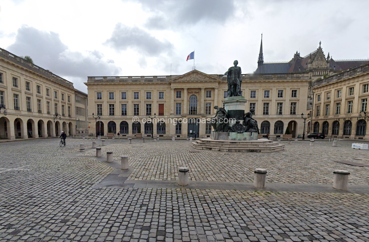 Place Royale - Historic Square in Reims