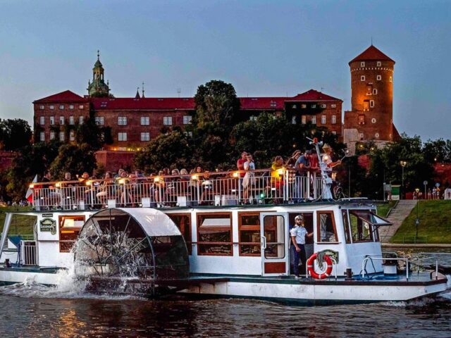 Sightseeing Cruise By Vistula River In Krakow